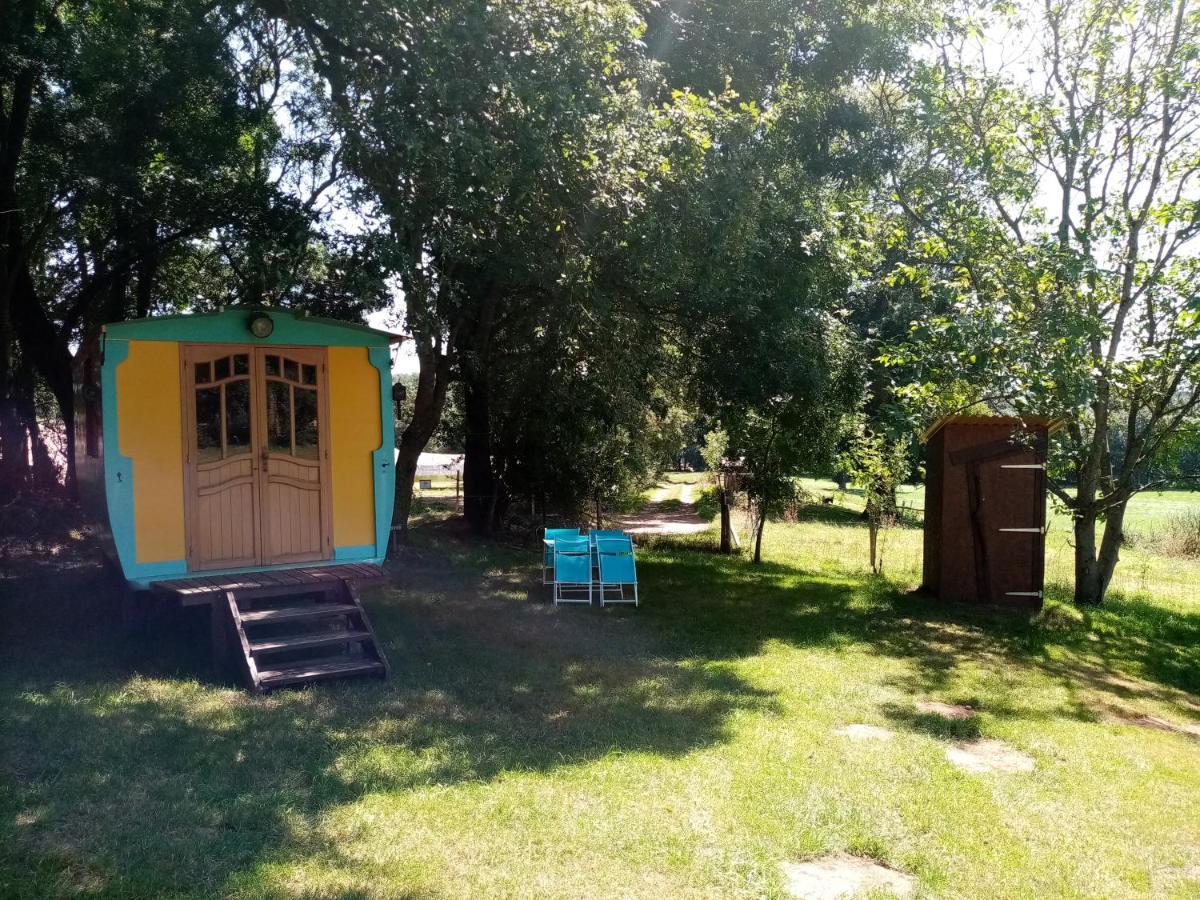 Hotel Camping La Bergerie La Chapelle-Achard Exterior foto